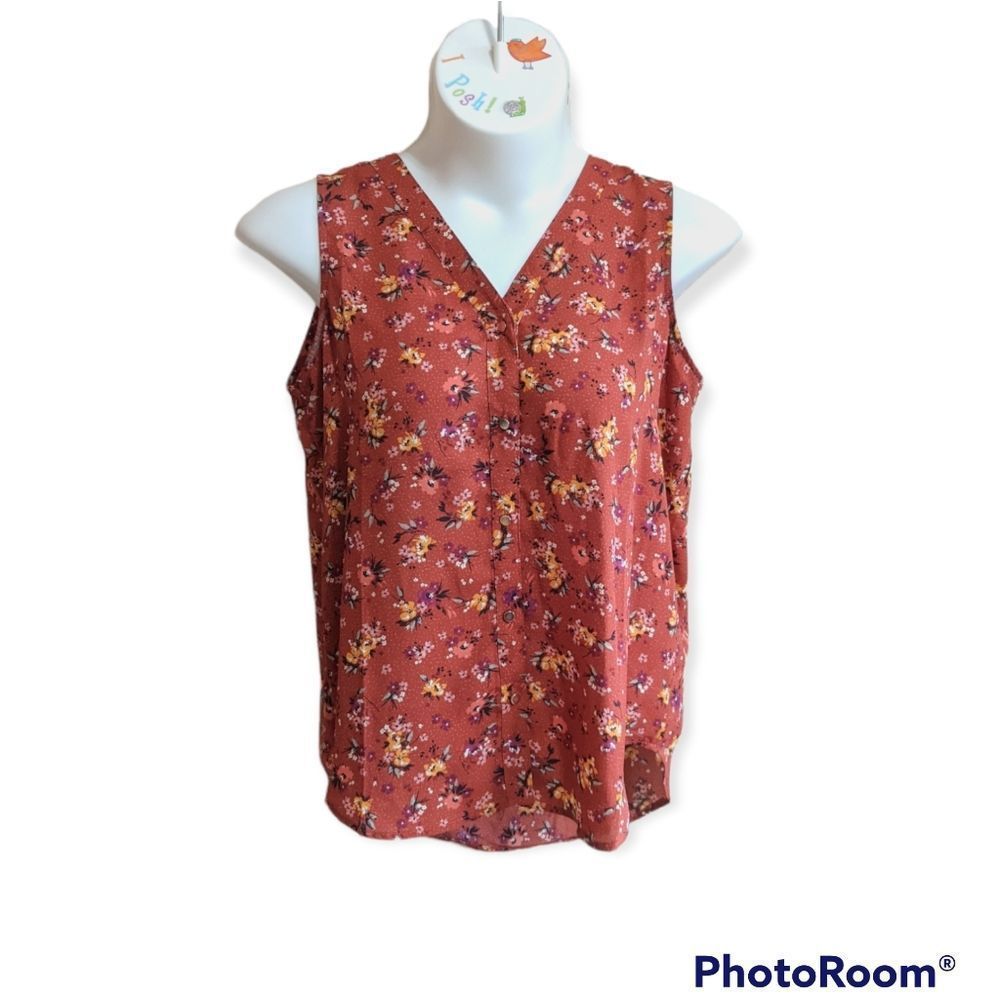 Maurices Women's Sleeveless Button Down V Neck Rustic Color Floral Blouse.